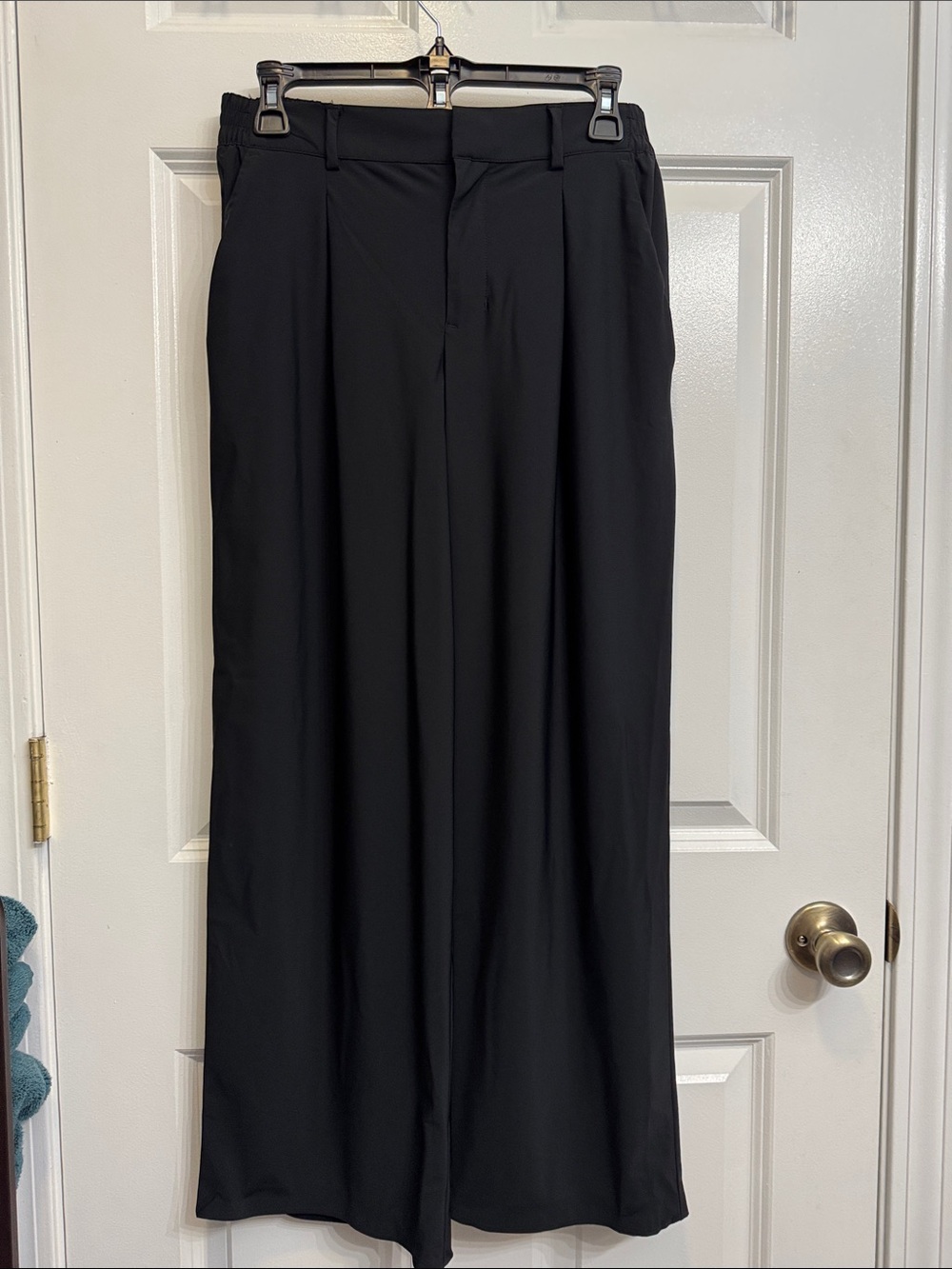 Old Navy Black Wide-Leg Women's sleektech Pants